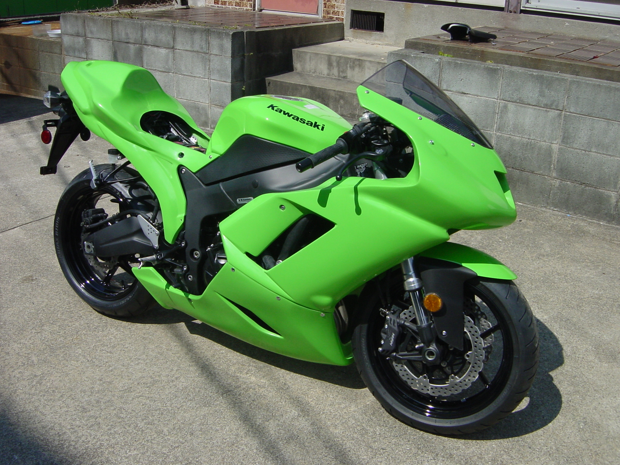 メール便可/取り寄せ 【送料着払い】２００３／２００４年式 ＺＸ６Ｒ